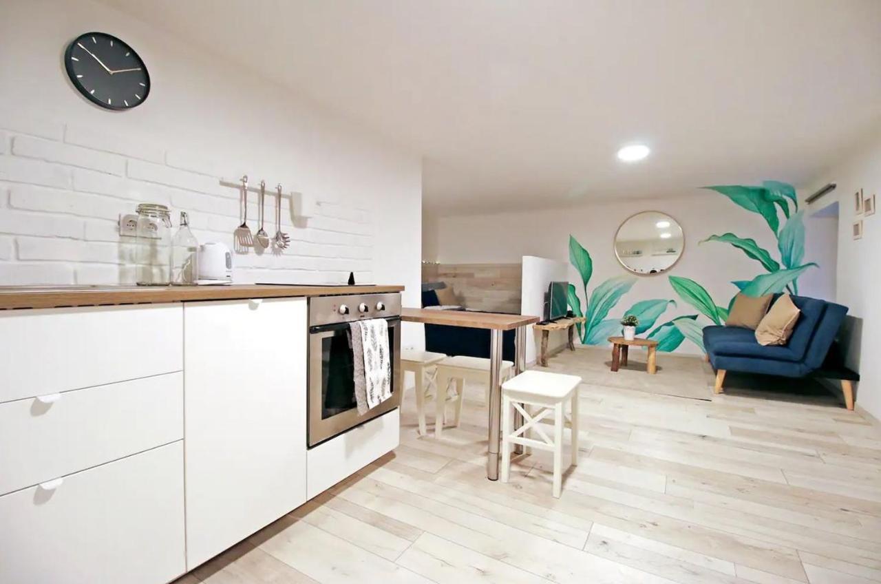 Cosy - Cheerful In The Center Apartman Budapest