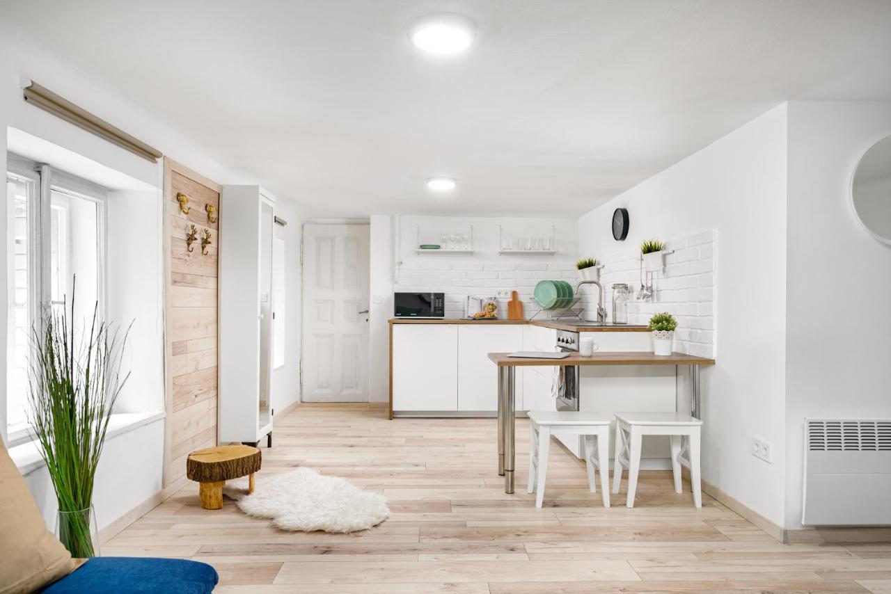 Cosy - Cheerful In The Center Apartman